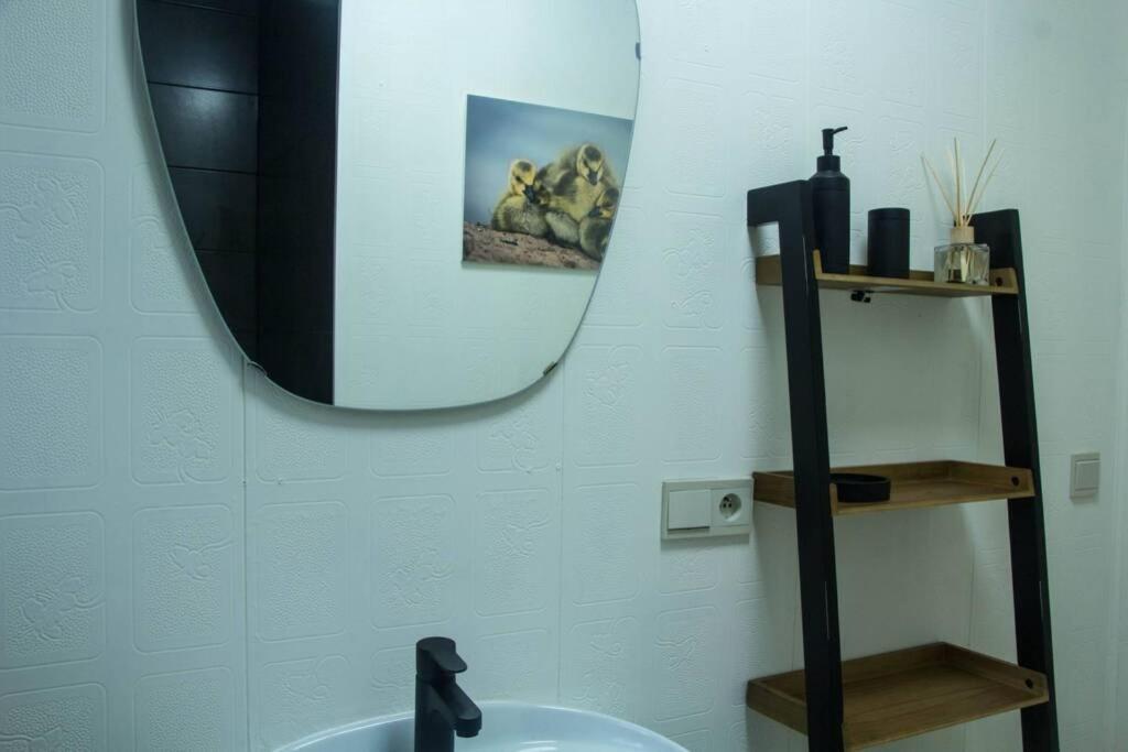'T Onderdak Apartamento Lommel Exterior foto